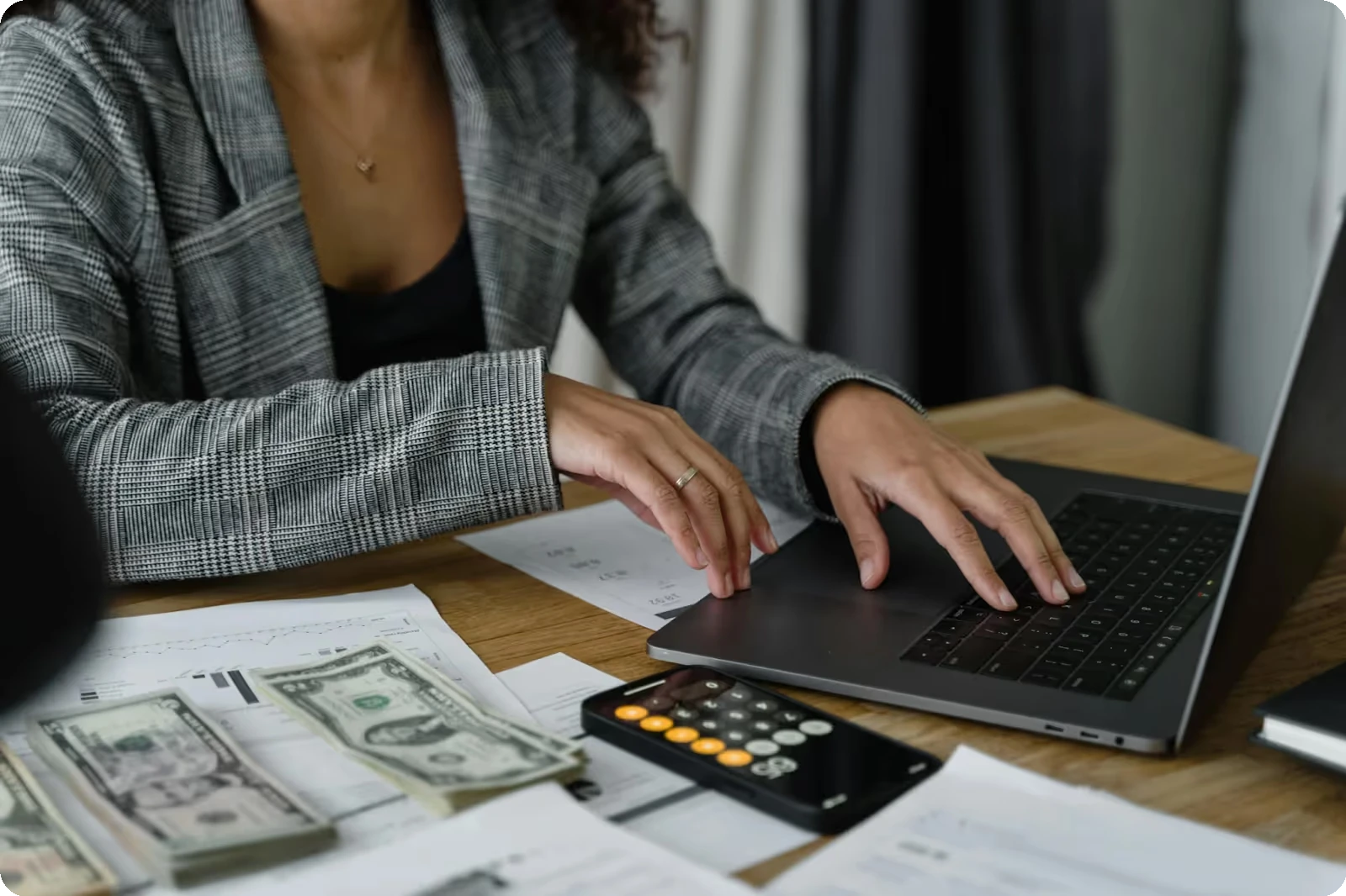 Accountant bookkeeper doing month end close